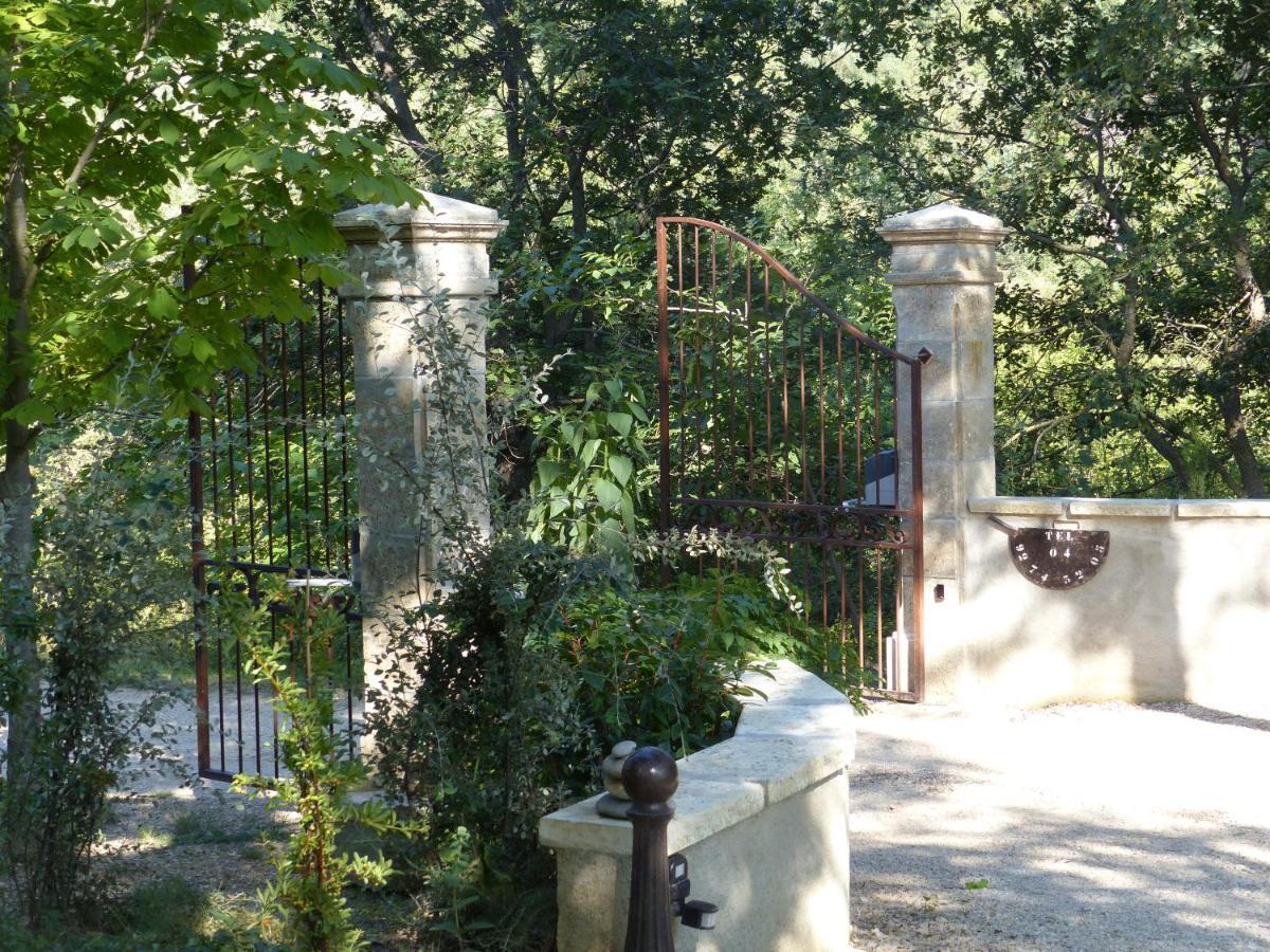 Bed and Breakfast Pigeonnier Des Banons Puimoisson Exterior foto
