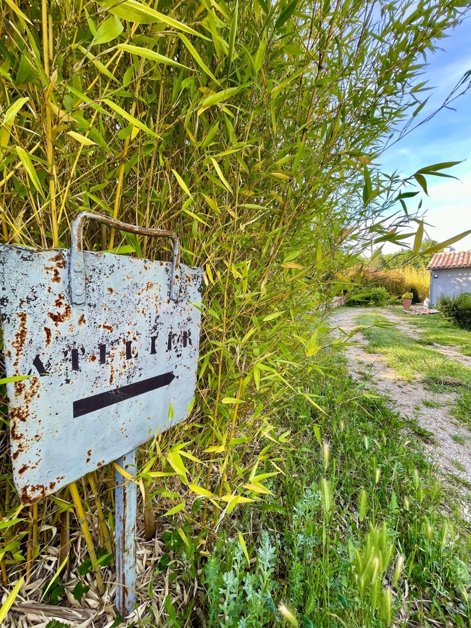 Bed and Breakfast Pigeonnier Des Banons Puimoisson Exterior foto